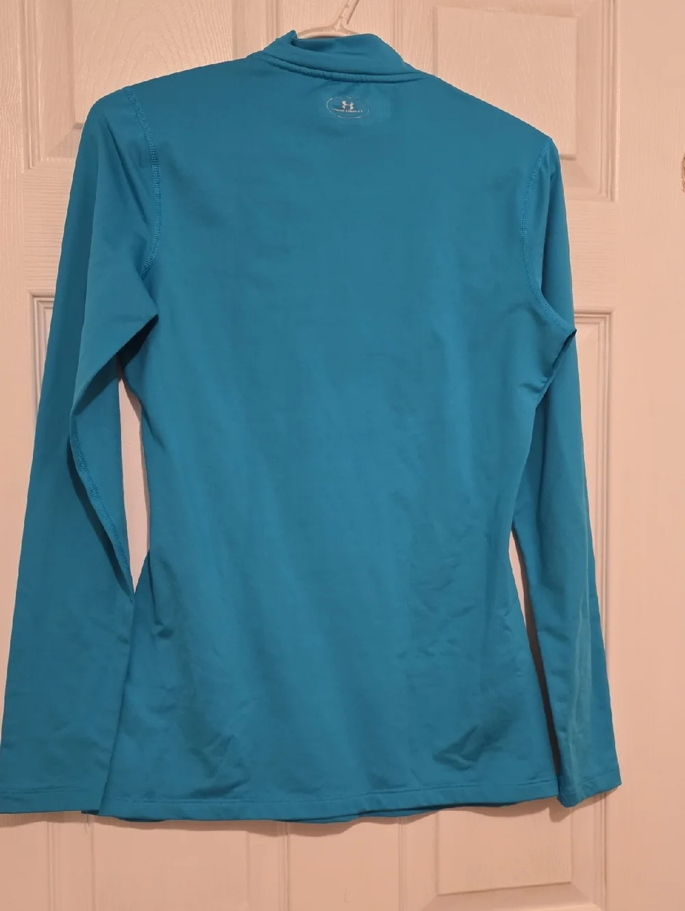 Under Armour Women’s Long-Sleeve Aqua Performance Top - Picture 5 of 6